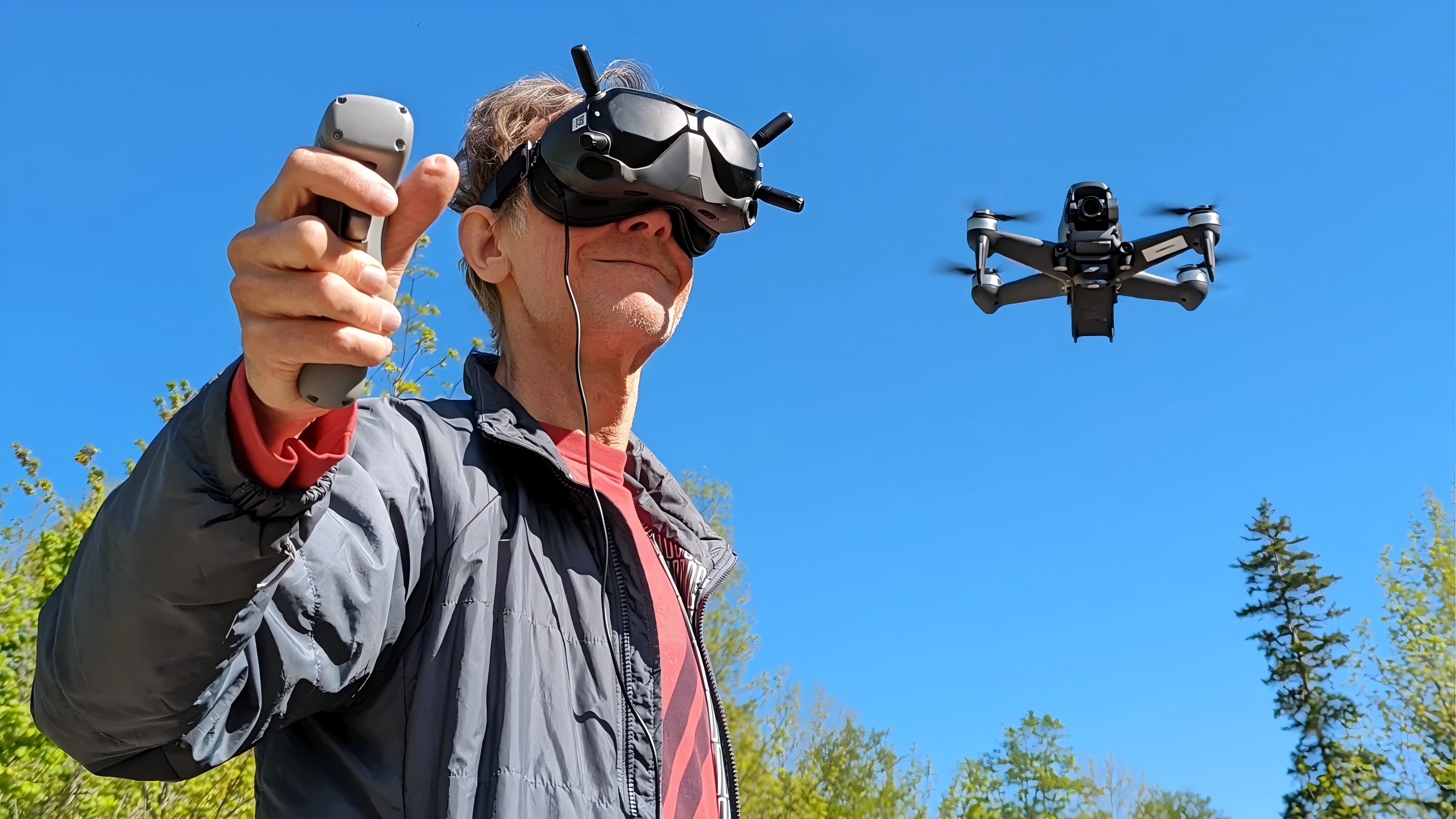 Liczą się milisekundy: jak optyka specjalistyczna FPV minimalizuje opóźnienia i wyostrza obraz przy dużych prędkościach