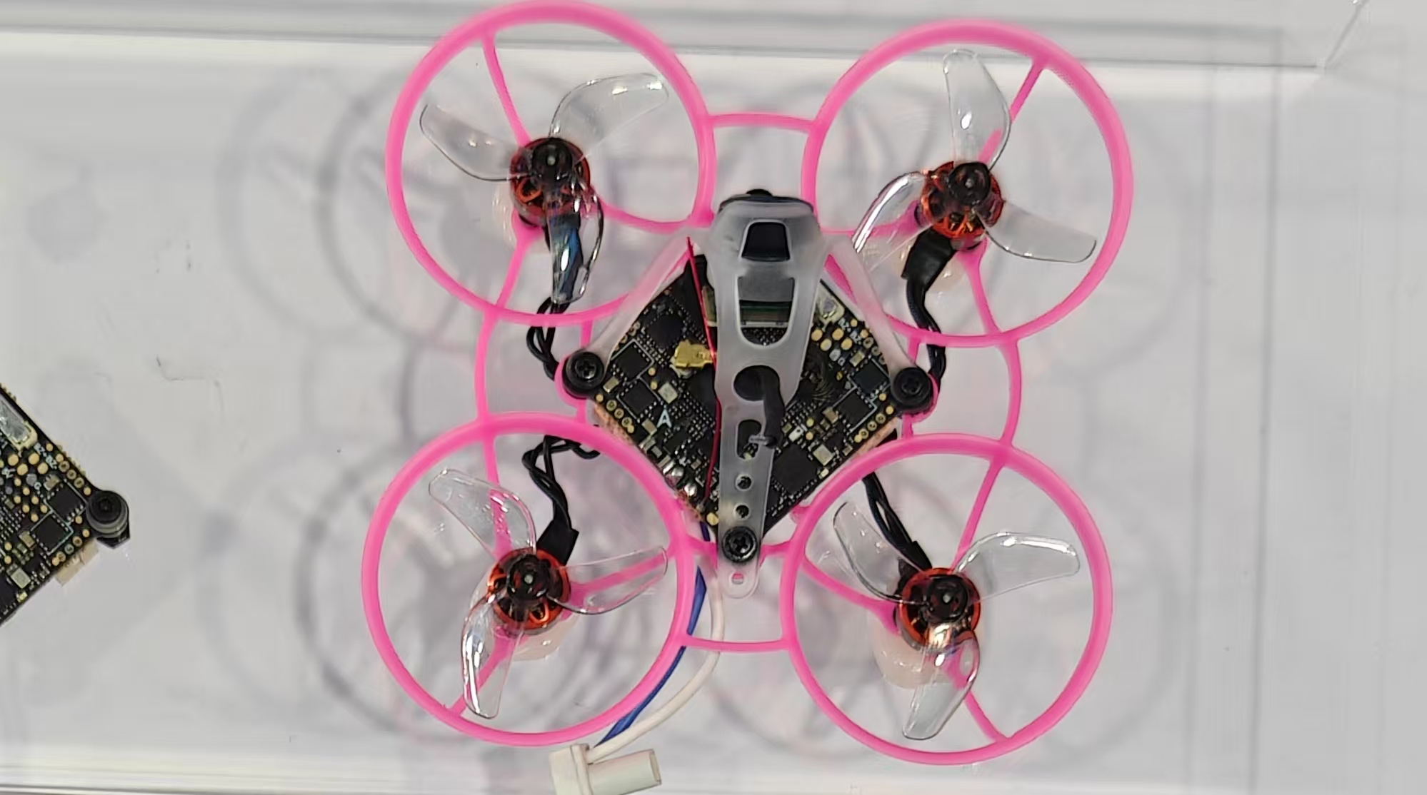 Jak wybrać obiektyw FPV do słabego oświetlenia: F1.0 vs IR
