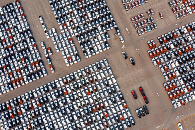 Tworzenie inteligentniejszych systemów parkingowych dzięki zaawansowanej technologii obiektywów kamer